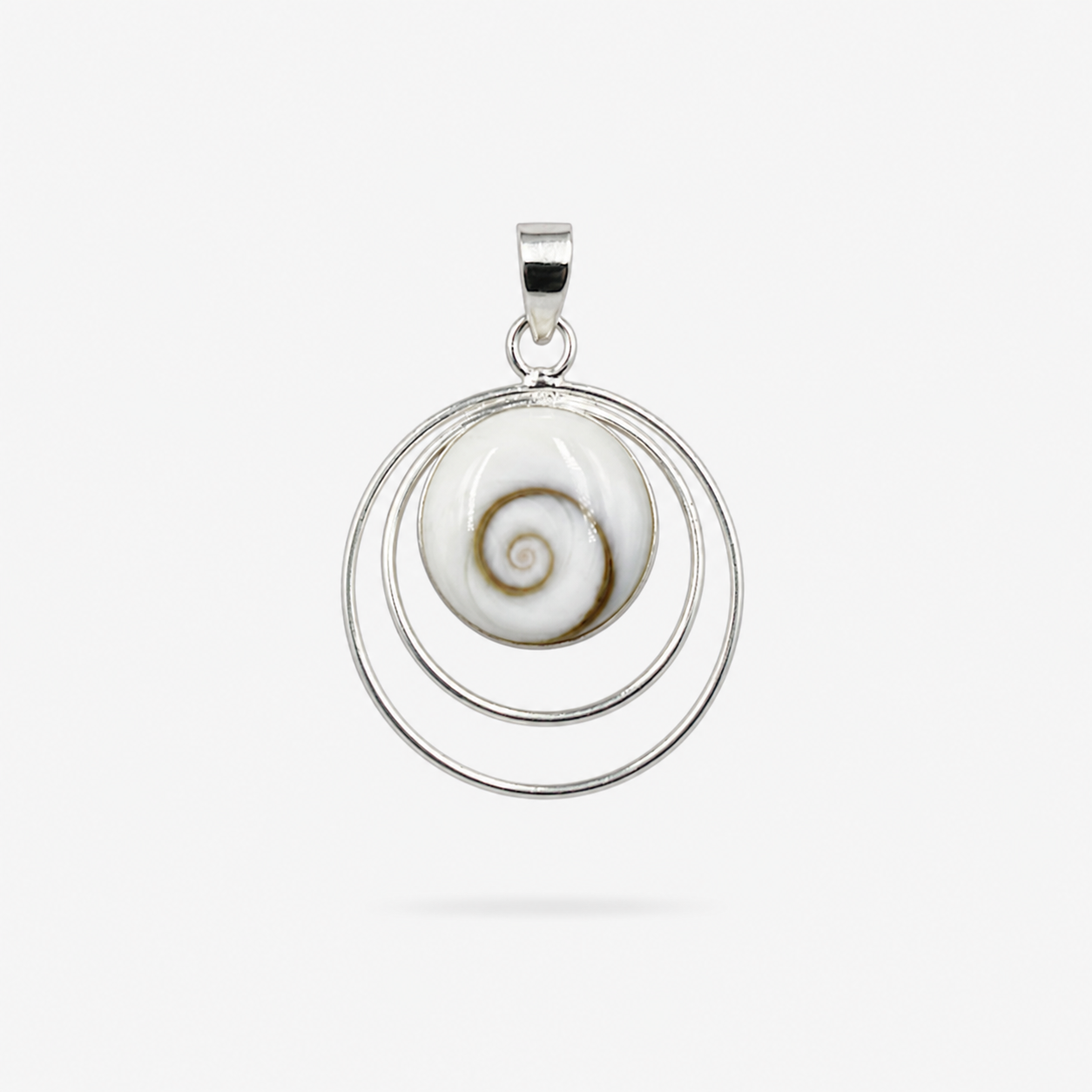 Pendentif rond en argent 925 avec Œil de Sainte-Lucie naturel sur fond clair