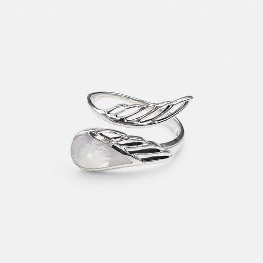 Bague réglable aile d’ange en argent 925 et nacre naturelle
