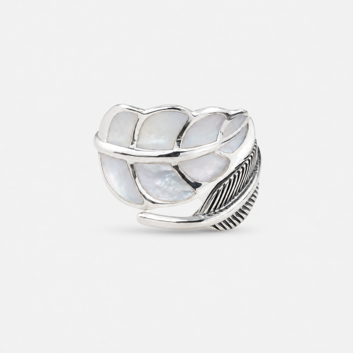 Bague réglable feuille grand modèle en argent 925 et nacre naturelle