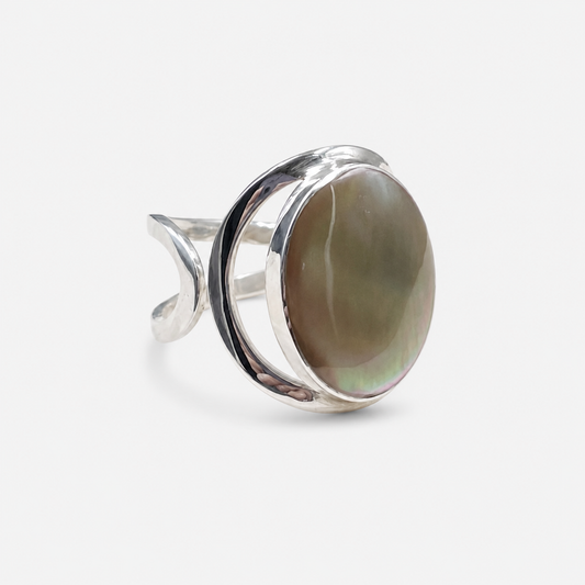 Bague réglable ovale en argent 925 et nacre marron naturelle