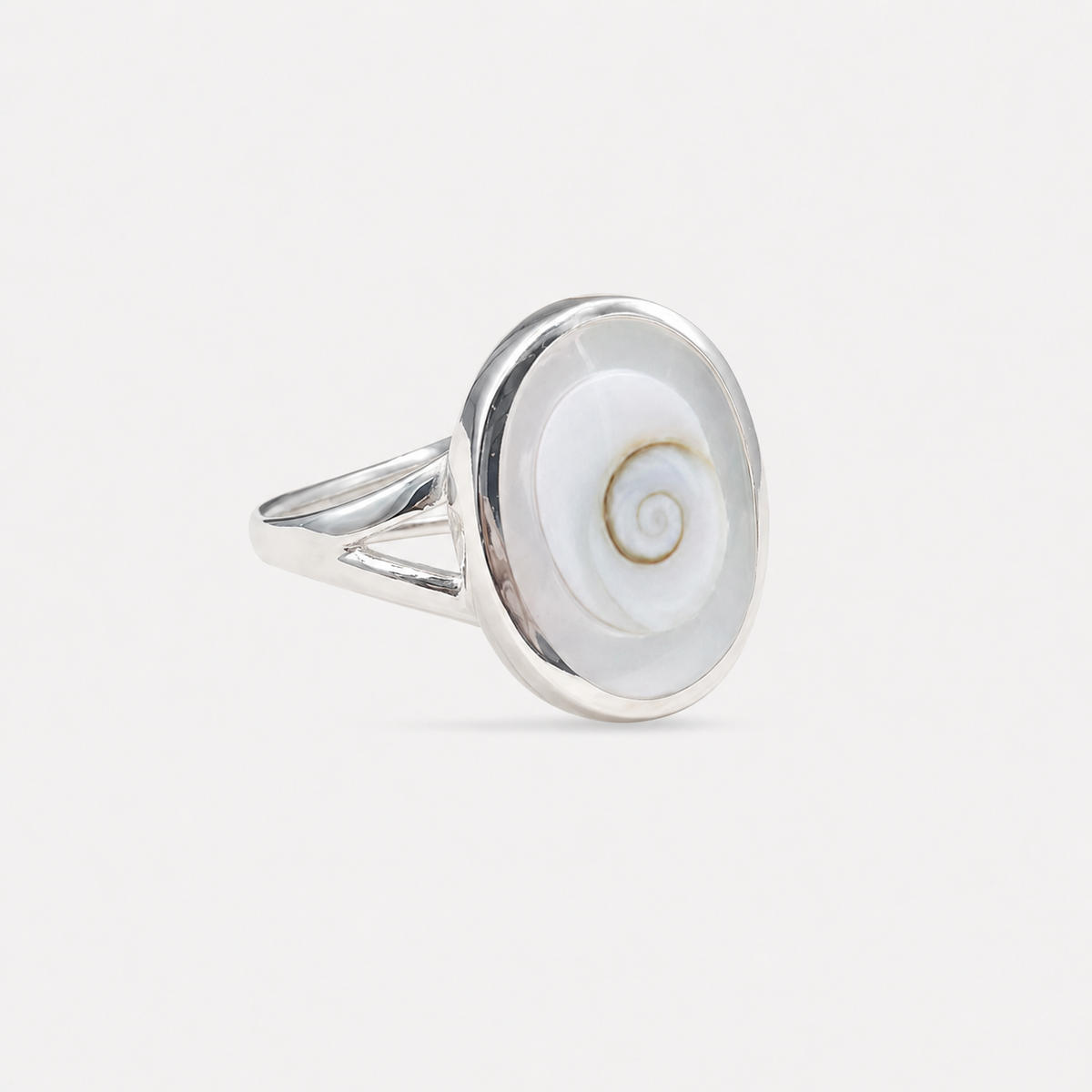 Bague ovale en argent 925, nacre et Œil de Sainte-Lucie naturels