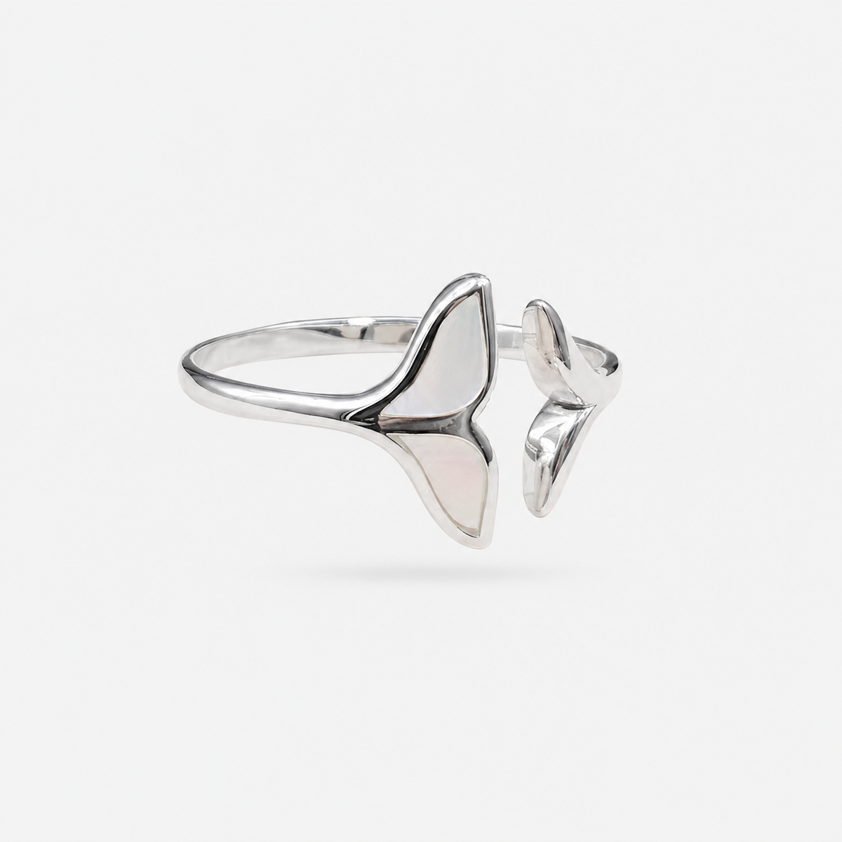 Bague réglable queue de baleine en argent 925 et nacre naturelle