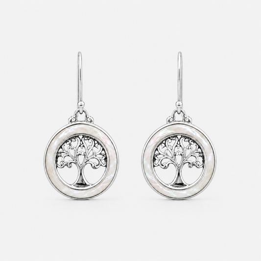 Boucles d'oreilles Arbre de Vie rondes en argent 925 et nacre naturelle sur fond gris clair