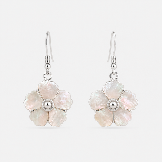 Boucles d'oreilles Fleur en argent 925 et nacre naturelle sur fond gris clair