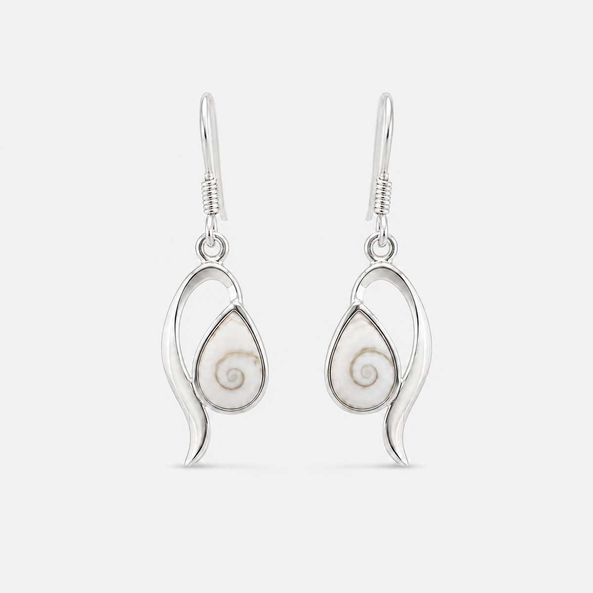 Boucles d'Oreilles Goutte en Argent 925 et Œil de Sainte-Lucie naturel sur fond gris clair