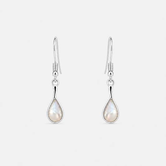 Boucles d'oreilles Goutte petit modèle en argent 925 et nacre naturelle sur fond gris clair