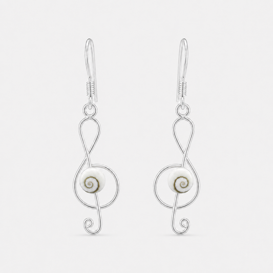 Boucles d'oreilles note de musique en argent 925 orientées dans le même sens sur fond gris clair