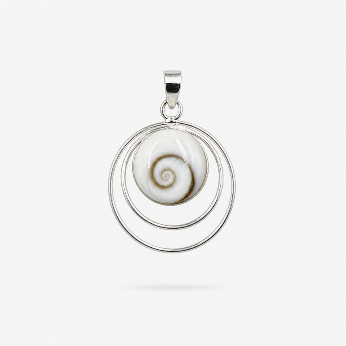 Pendentif rond en argent 925 avec Œil de Sainte-Lucie naturel sur fond gris clair