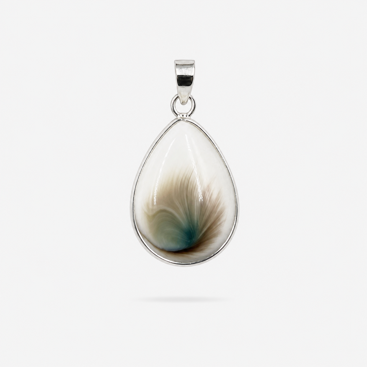 Pendentif goutte grand modèle en argent 925 et Œil de Sainte-Lucie naturel, verso