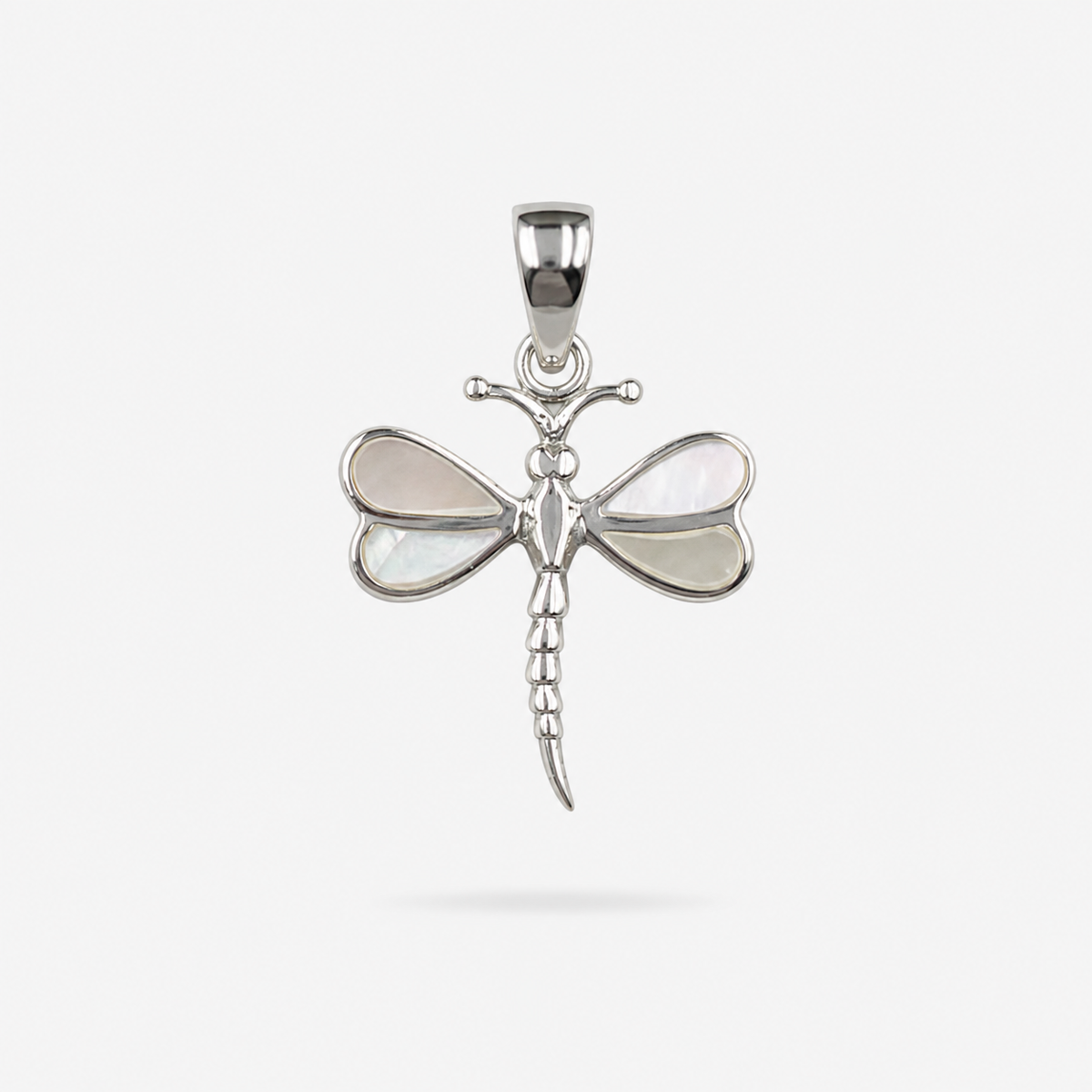 Pendentif libellule en argent 925 et nacre naturelle